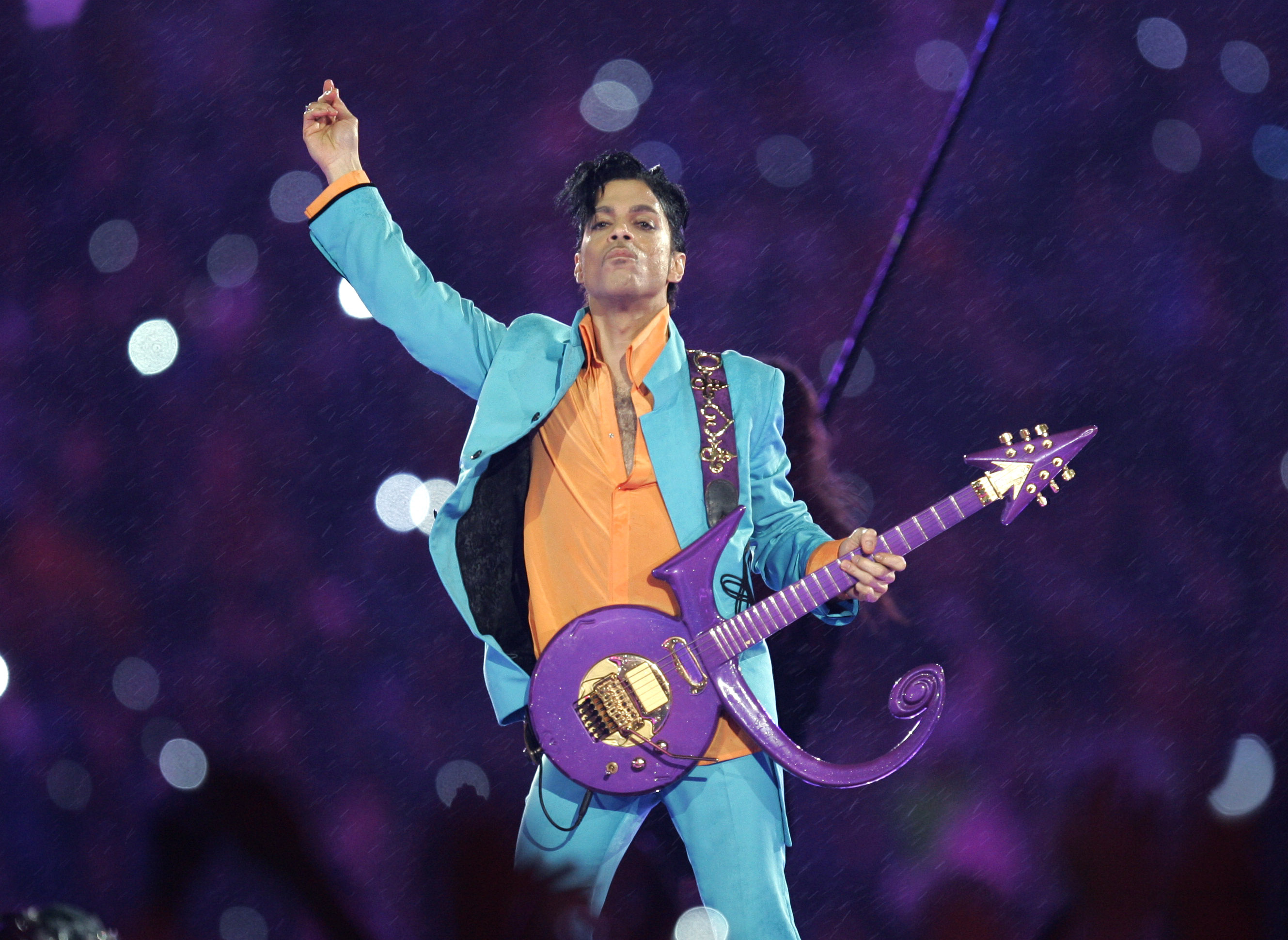 The Latest: Lawyer: Addiction doctor didn't give Prince meds