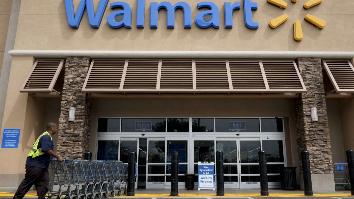 Wal-Mart testing Uber, Lyft for online grocery delivery