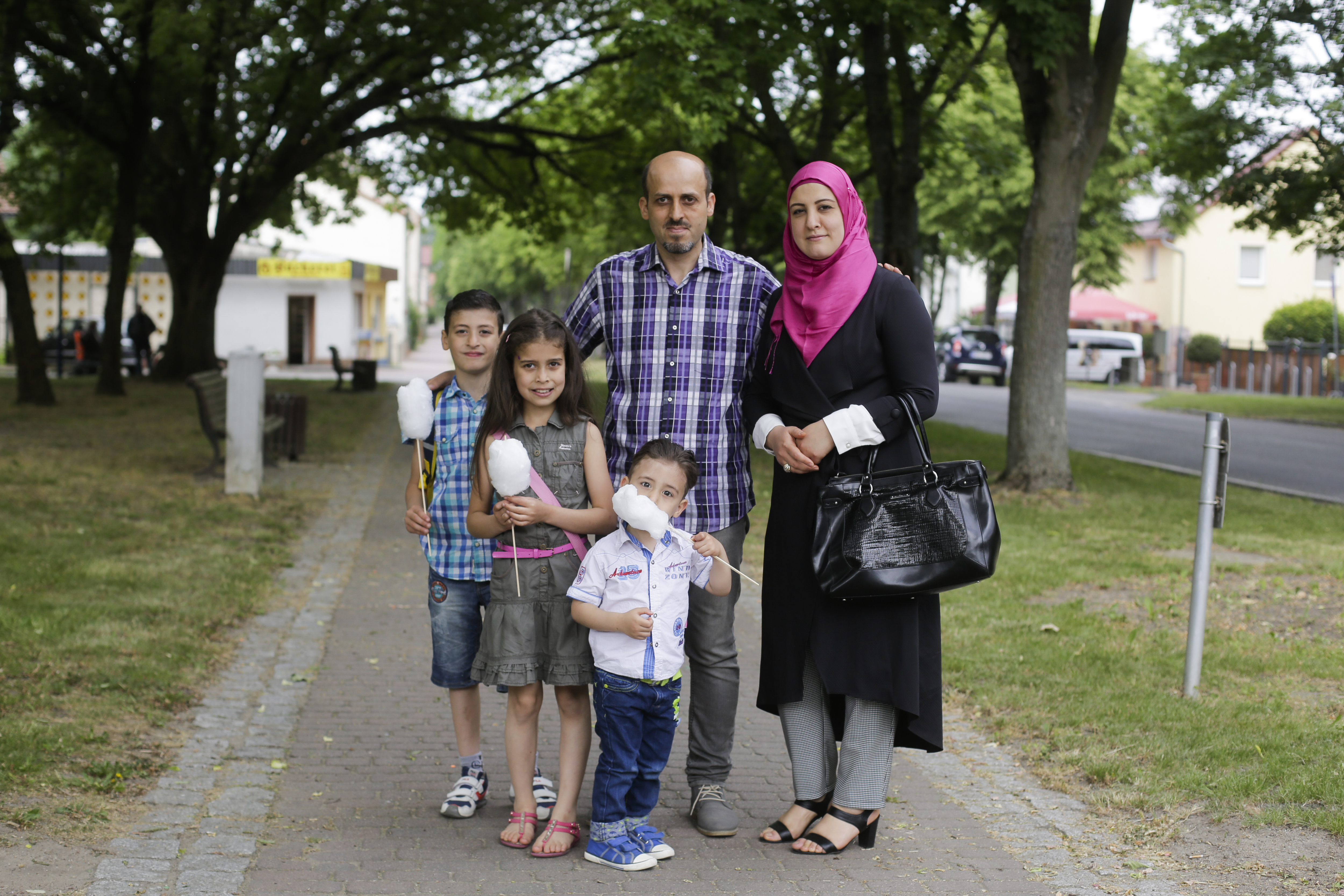 German town turns to Syrian refugees to save its school
