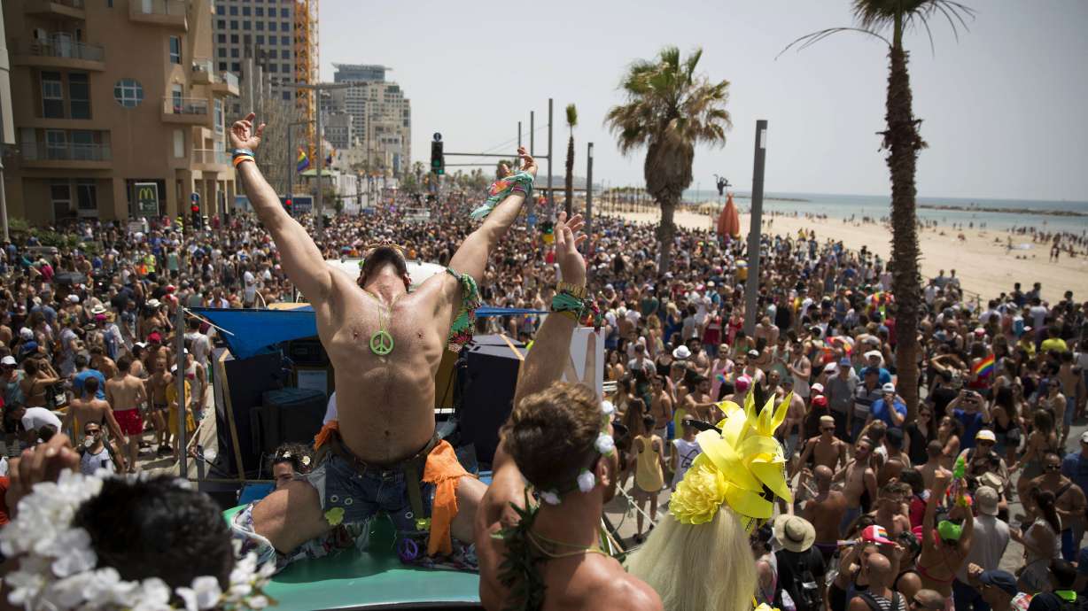 200,000 party at Tel Aviv Gay Pride Parade, region's biggest