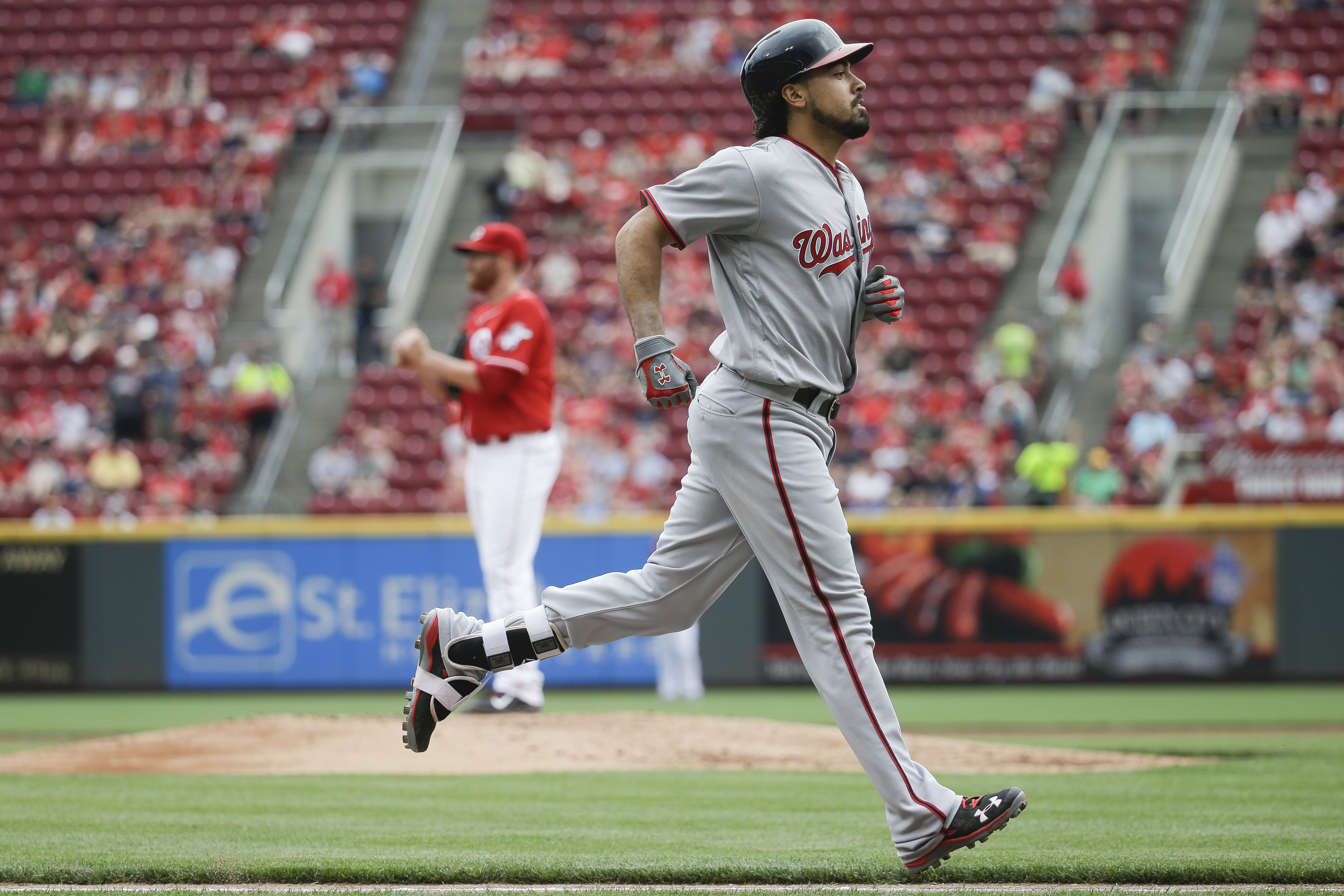 Strasburg limps off, Reds rally to beat Nationals 6-3