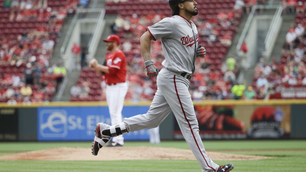 Strasburg limps off, Reds rally to beat Nationals 6-3