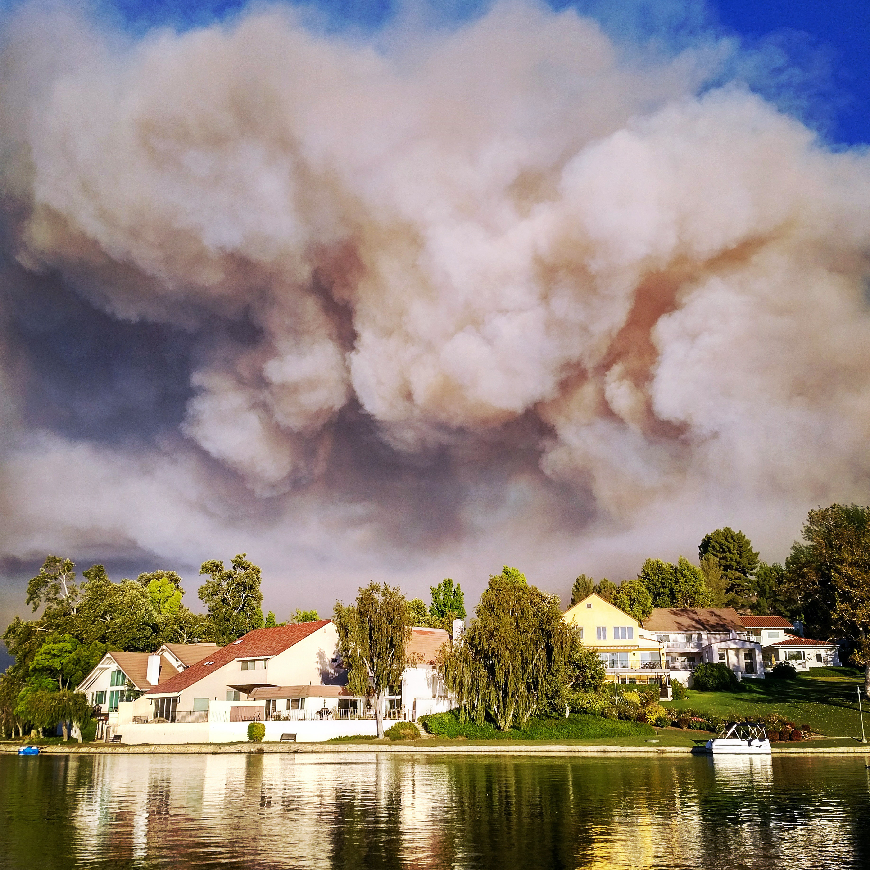 Latest: Evacuations ending for Southern California wildfire