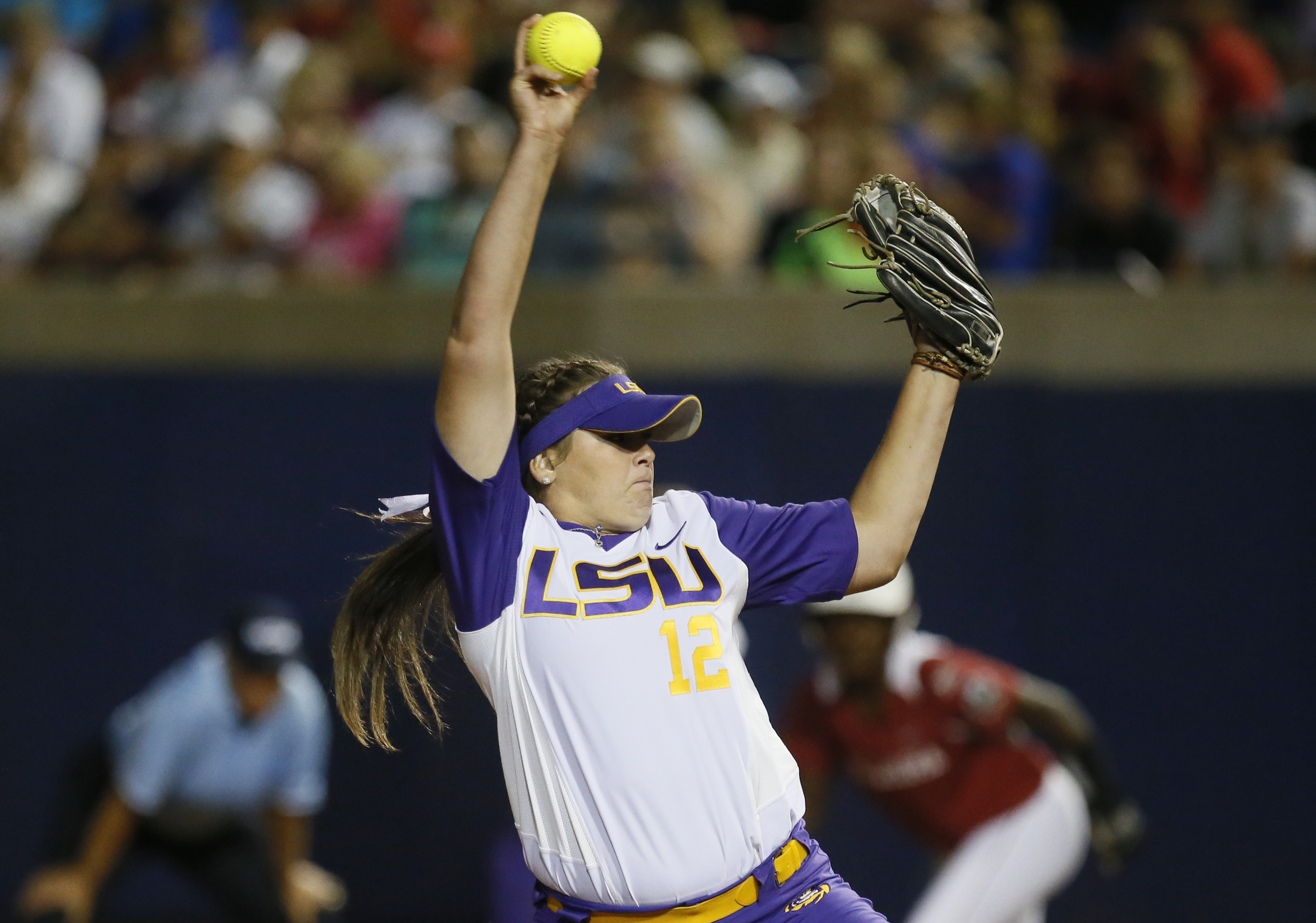 Oklahoma beats LSU, faces Auburn in WCWS championship series