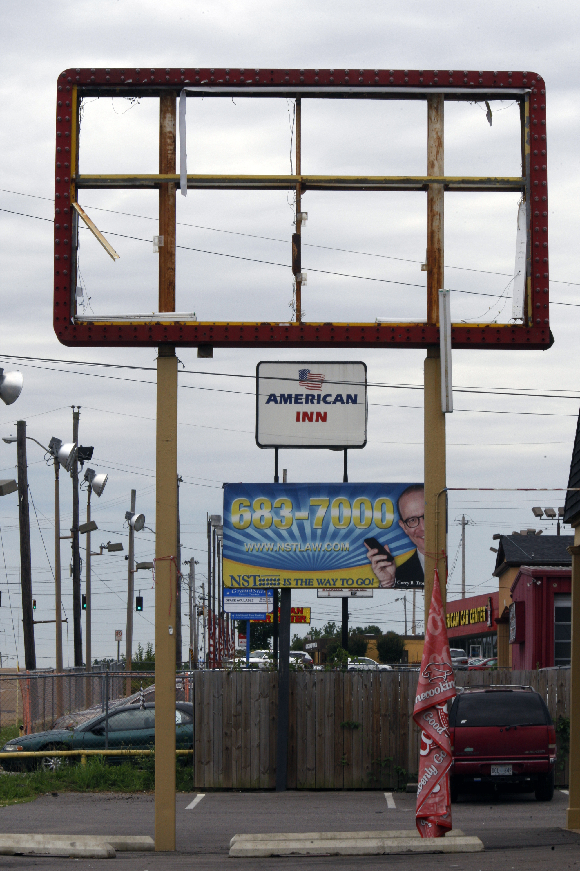 DIVIDED AMERICA: Rosy economic averages bypass many in US