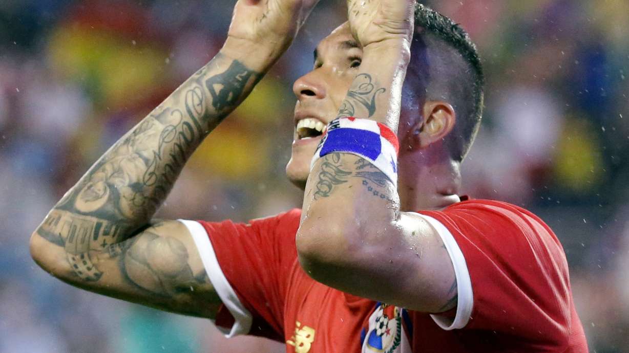 Perez scores 2 goals to lift Panama over Bolivia