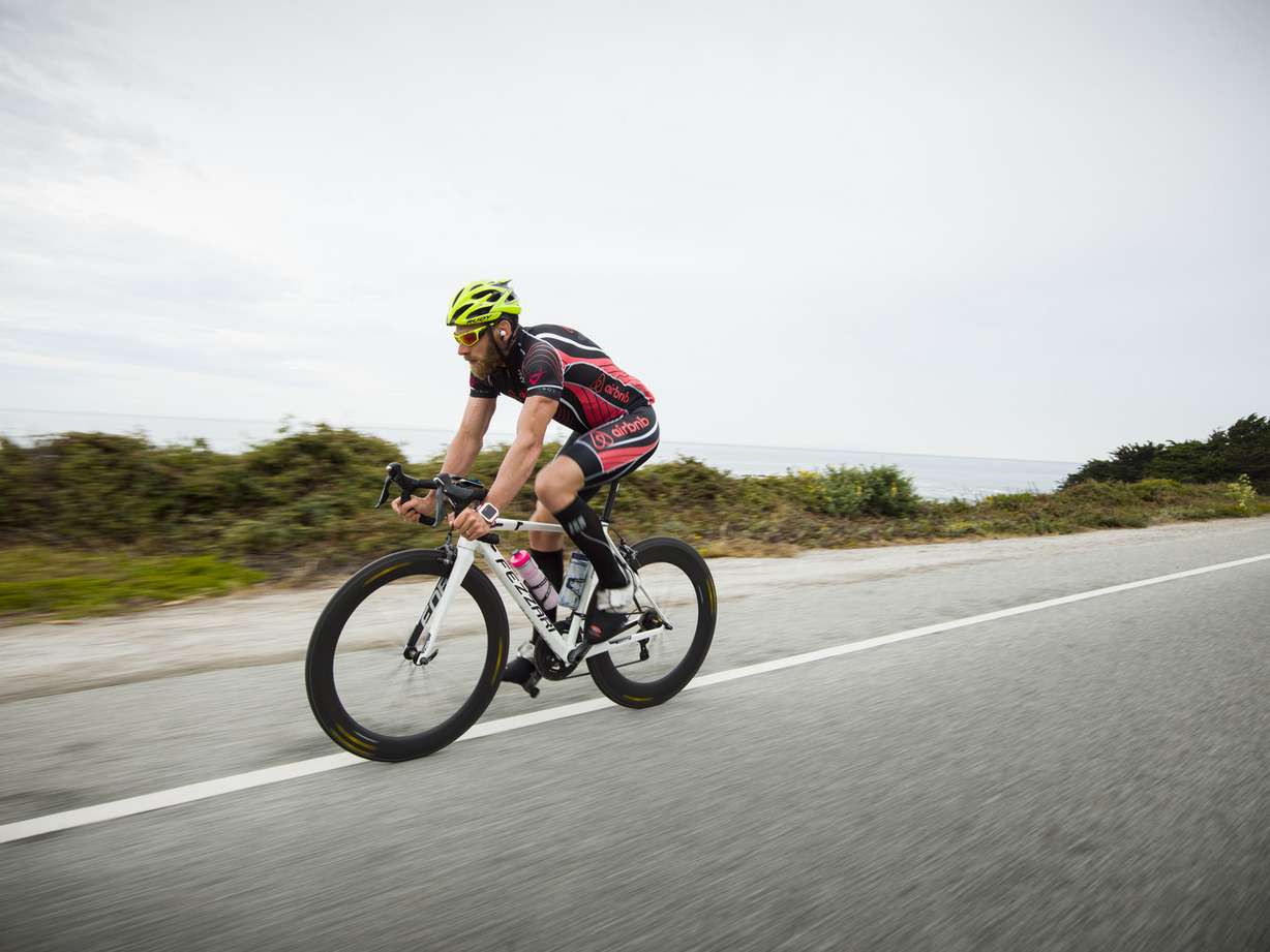 James Lawrence competes in a triathlon on a Fezzari bike. (Photo: Fezzari, @CameronBaird /Jaybird)