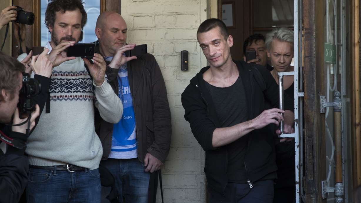 Russian courts convicts, releases dissident artist