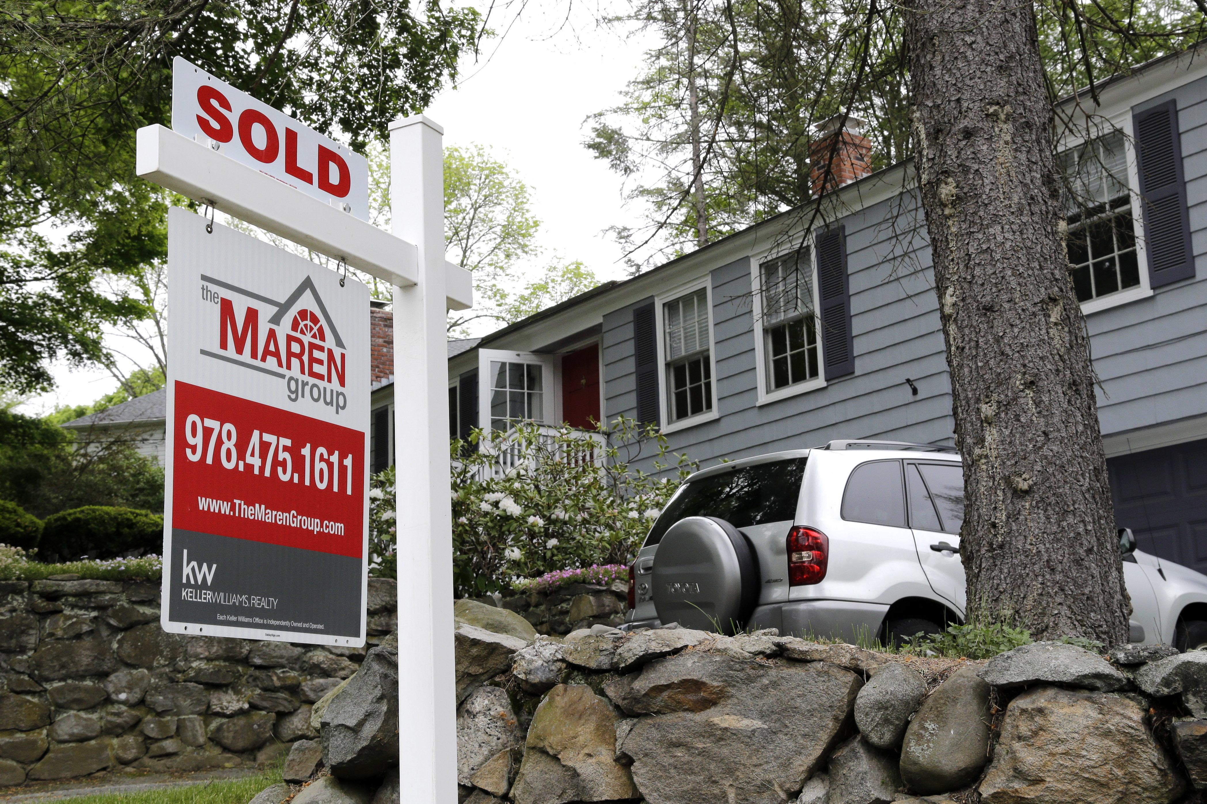 Average US 30-year mortgage rate slips to 3.60 percent