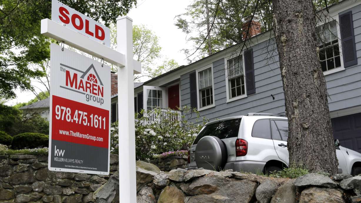 Average US 30-year mortgage rate slips to 3.60 percent