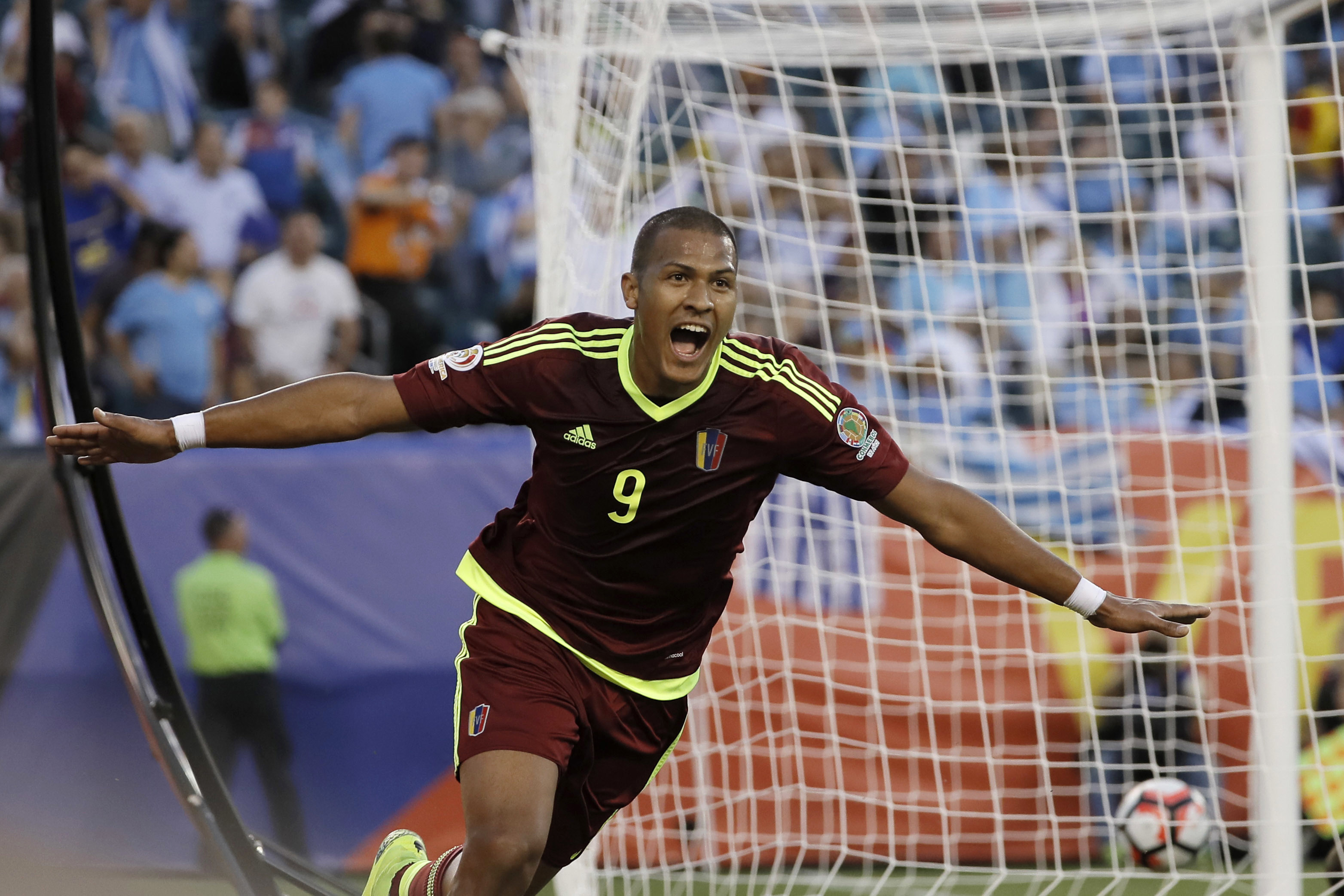 Venezuela beats Uruguay 1-0 to advance to Copa quarters