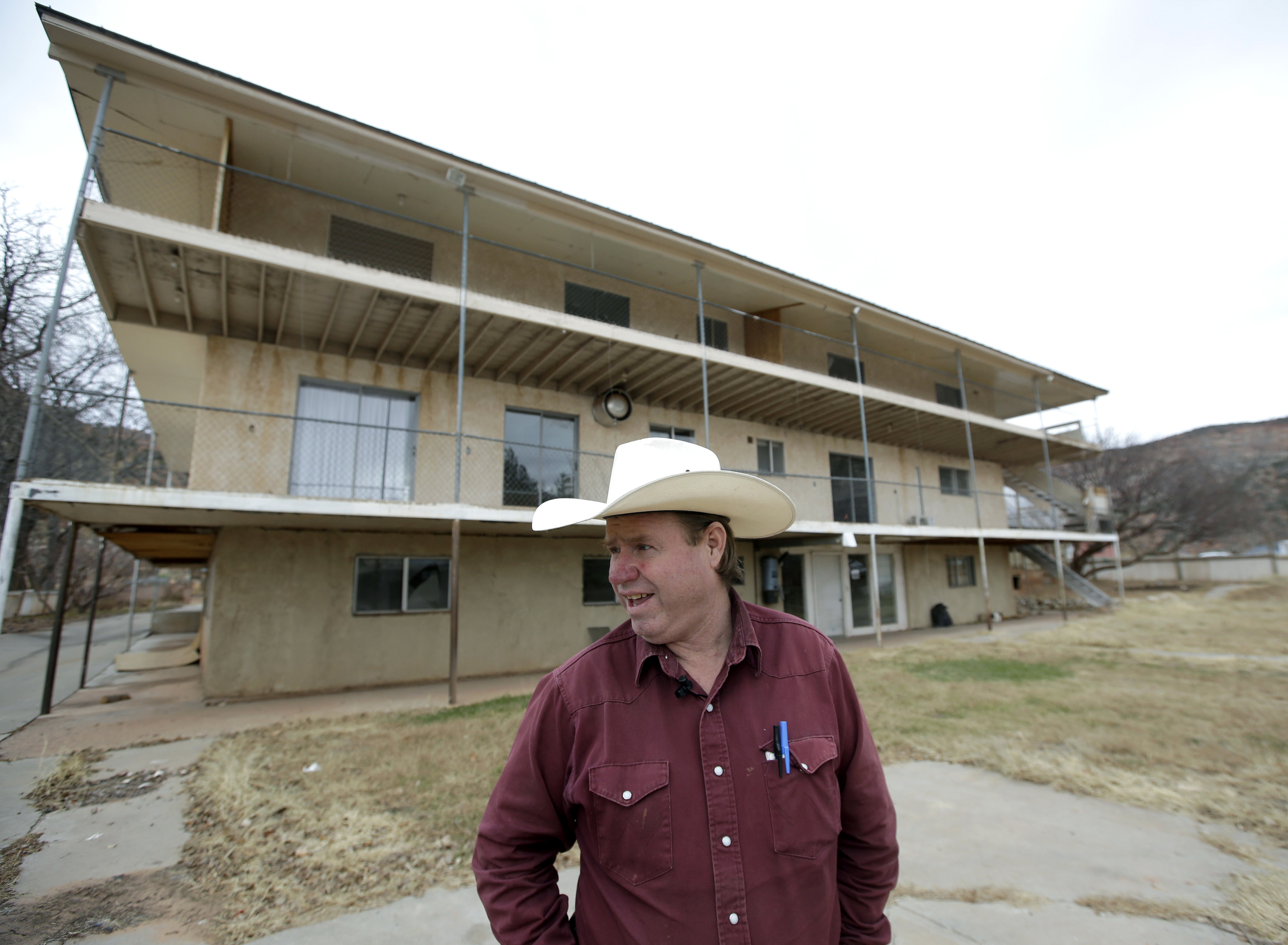 Ex-polygamous sect members buying homes in isolated towns