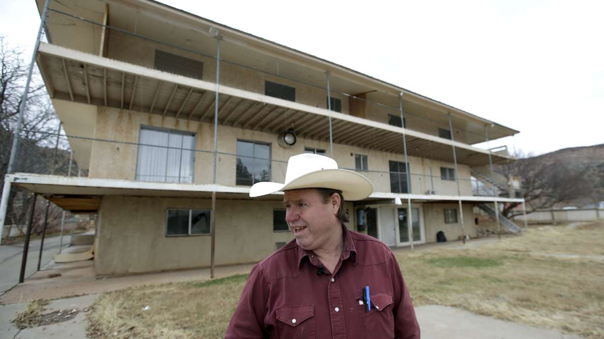 Ex-polygamous sect members buying homes in isolated towns