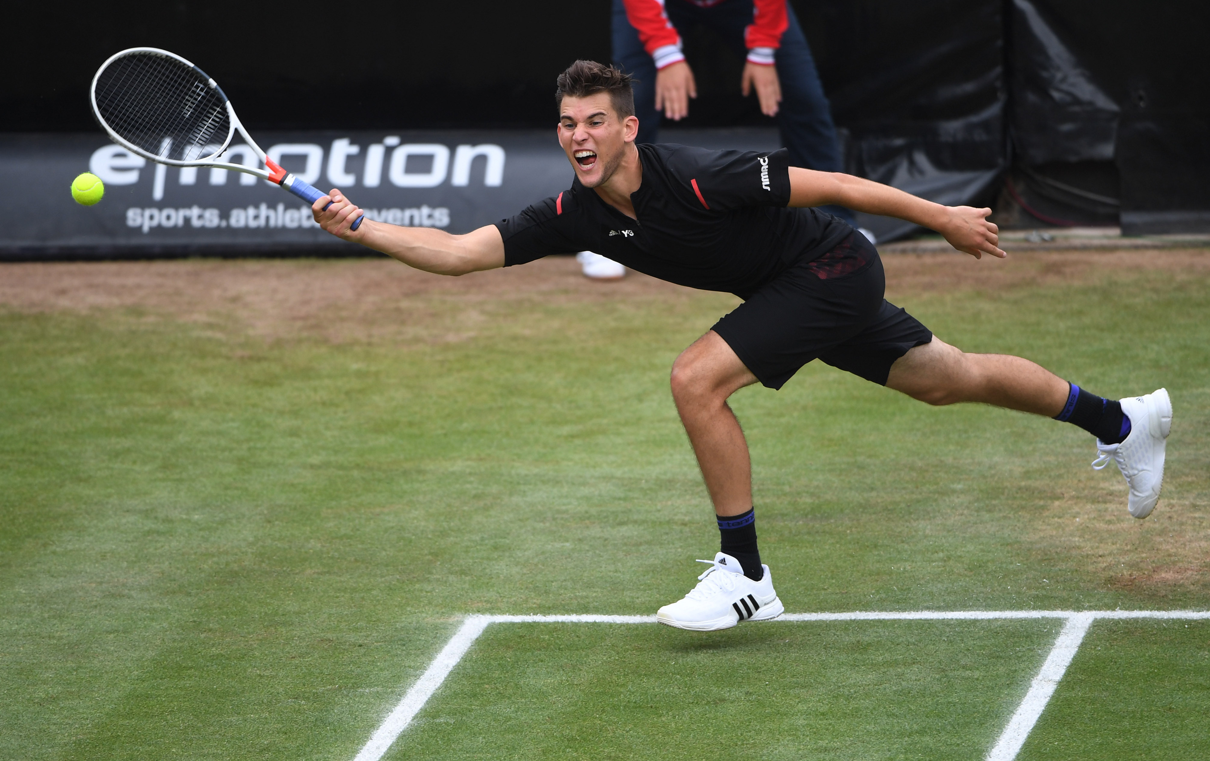 Thiem beats Federer in 3 sets to reach Mercedes Cup final