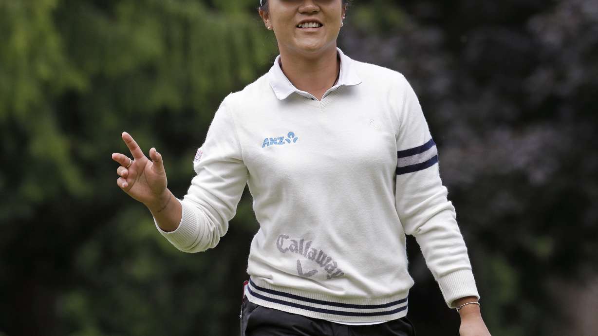 Top-ranked Lydia Ko takes 1-shot lead at Women's PGA