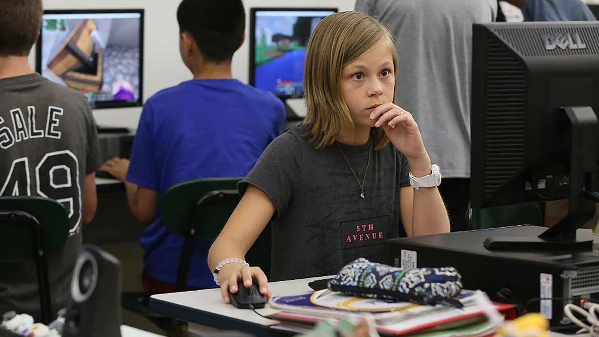 Microsoft is giving Minecraft to schools for free