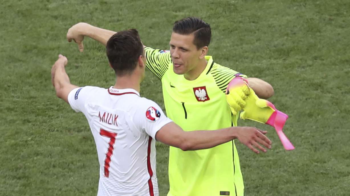 Poland beats Northern Ireland 1-0 to record first Euros win