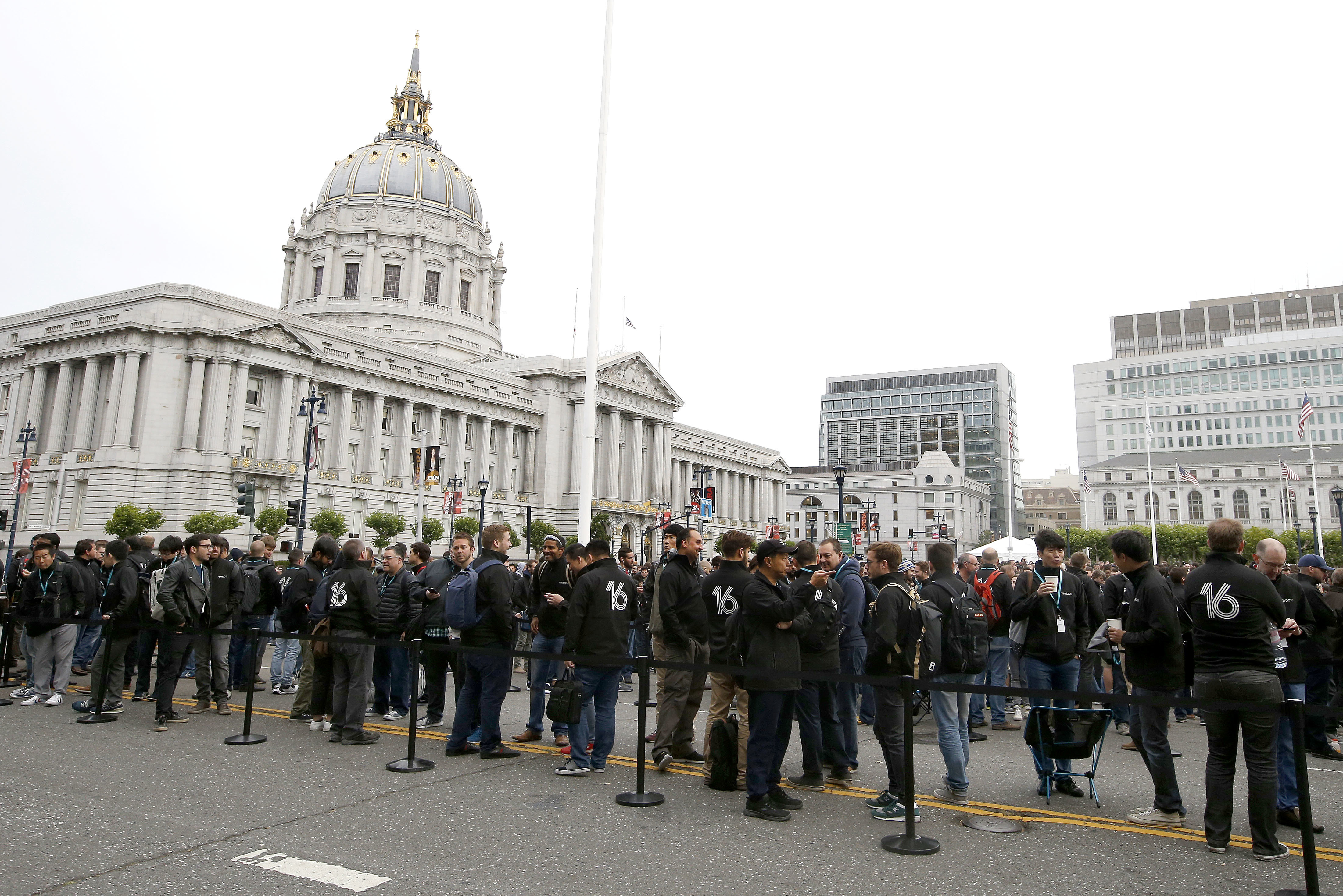 The Latest: Siri updated in artificial-intelligence rivalry