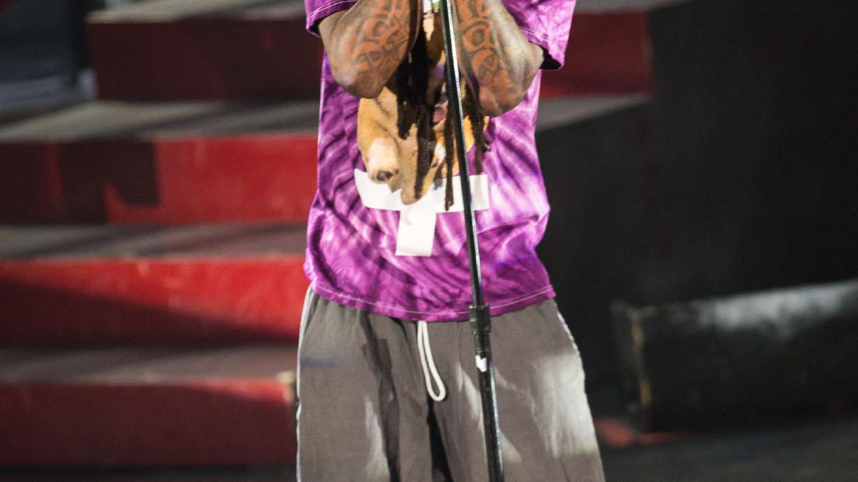 Lil Wayne performs at E3 after suffering seizures