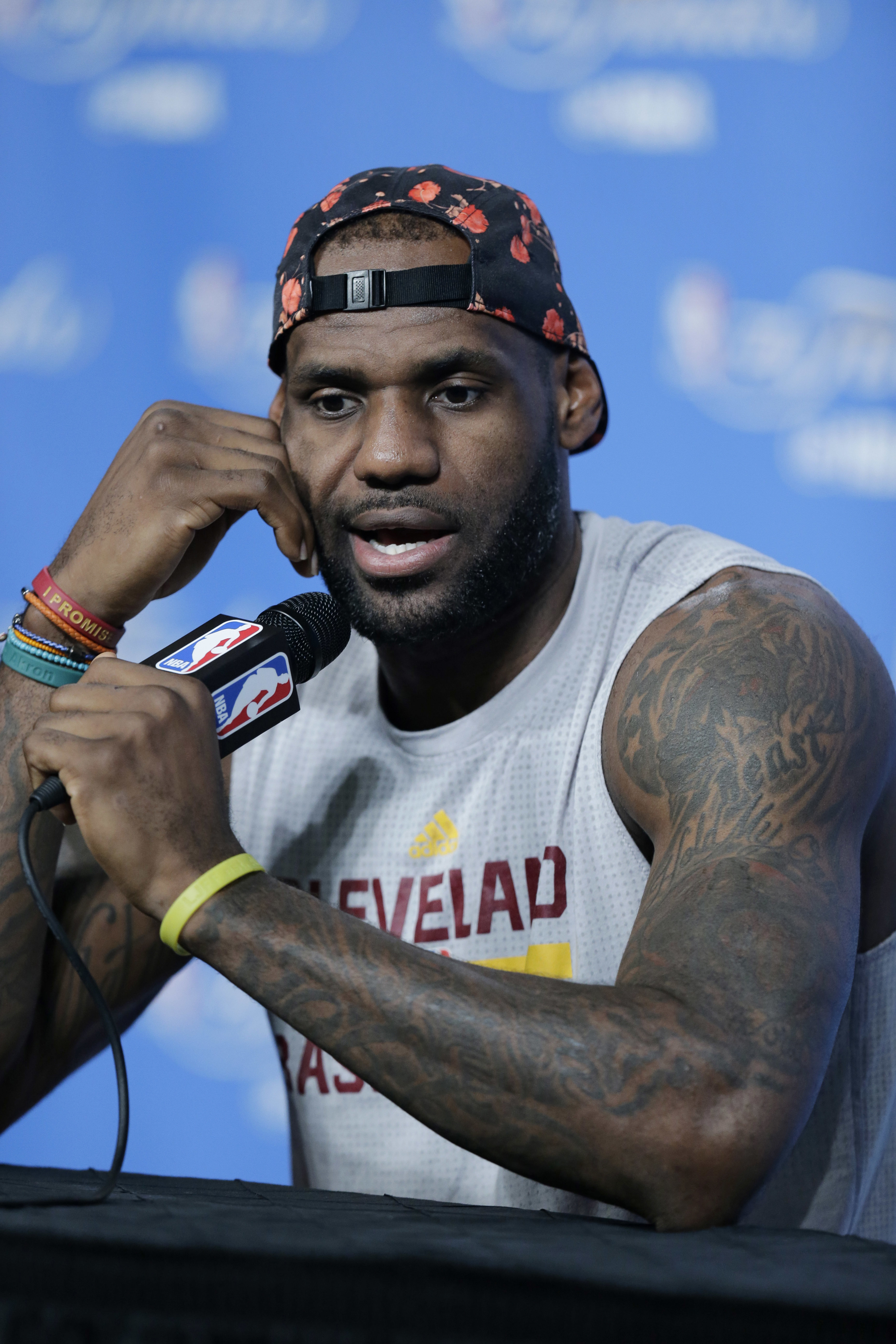 The Latest: Frustrated Curry ejected with Cavs in control