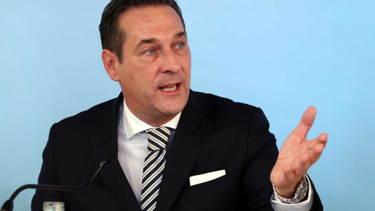 French, Austrian right-wingers assail EU, mass migration