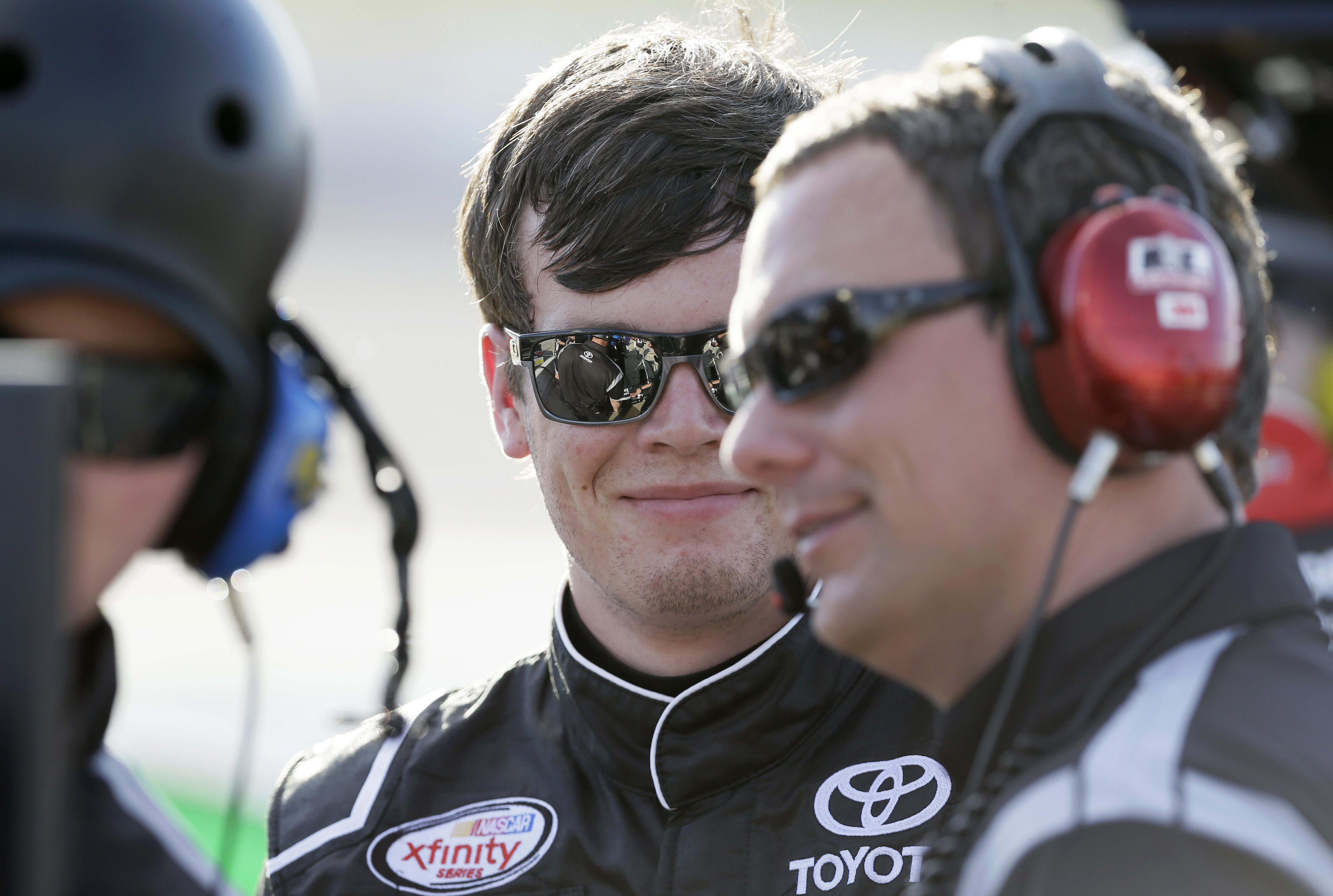 Erik Jones wins NASCAR Xfinity pole in Iowa