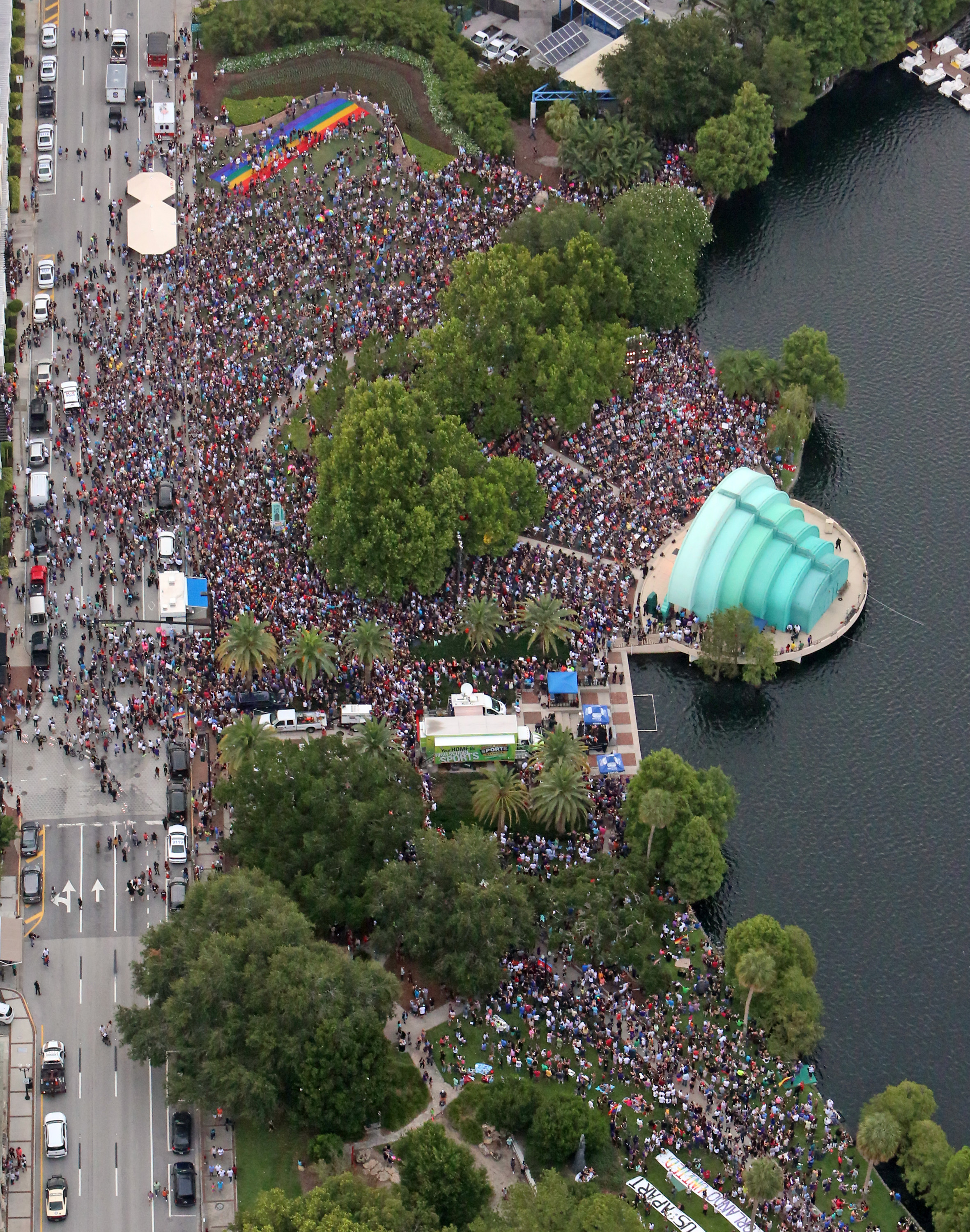 The Latest: FBI gives full transcript of gunman's 911 call