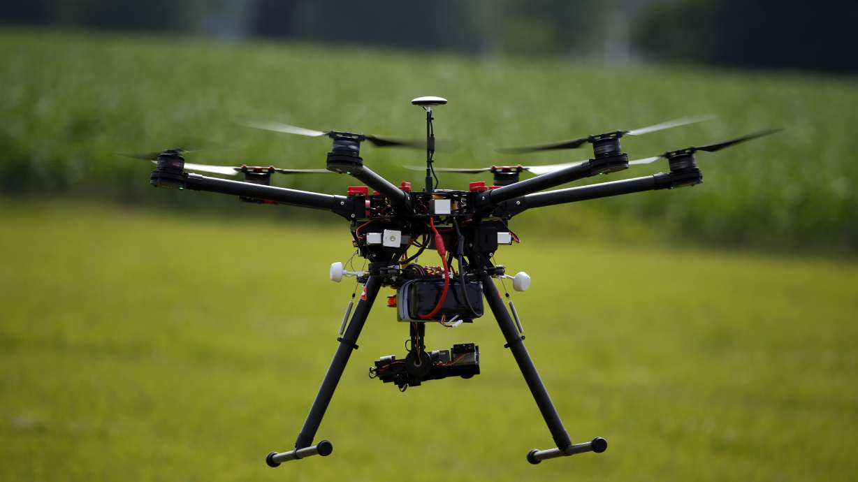 White House clears small, commercial drones for takeoff
