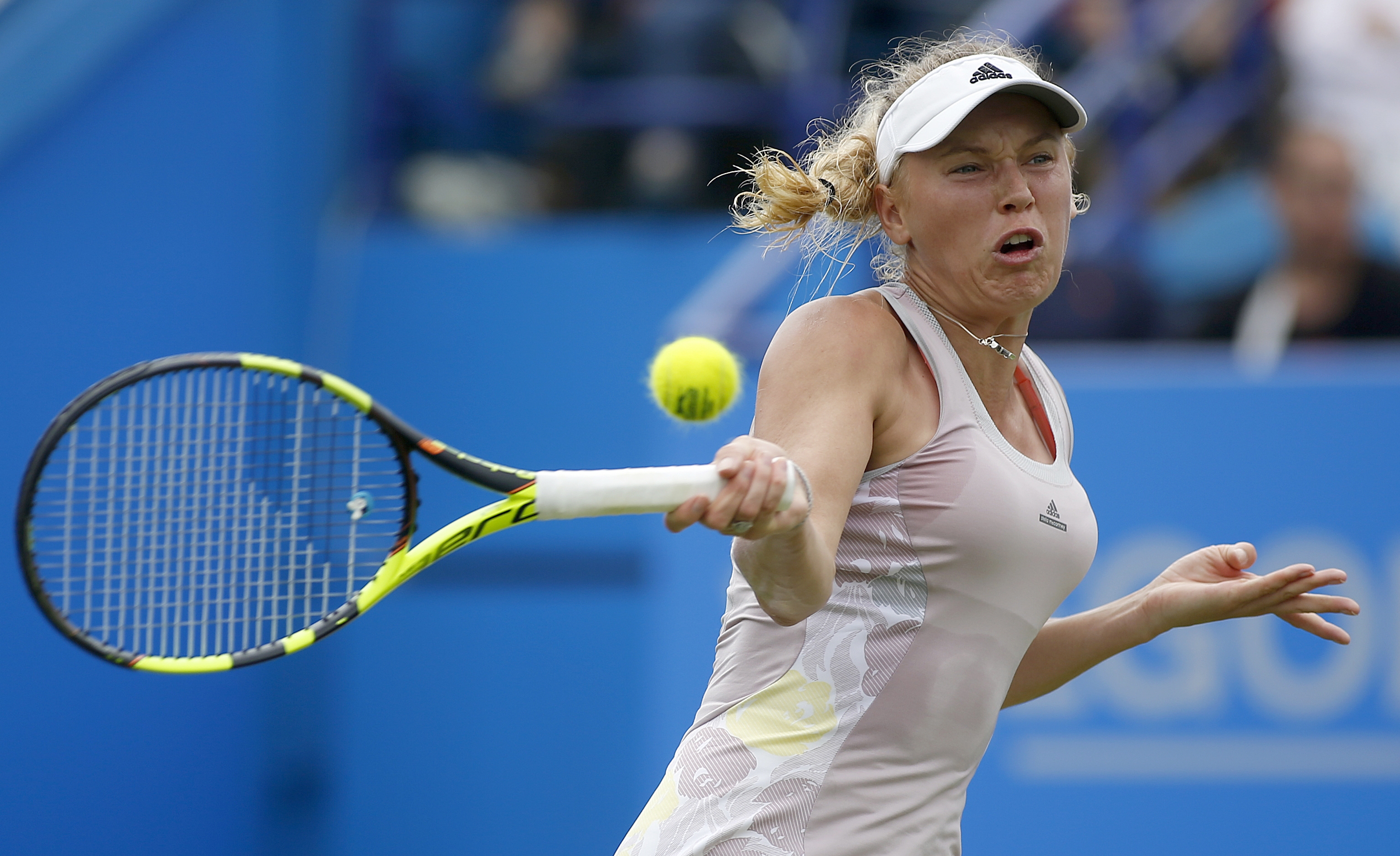 Puig beats Wozniacki in Eastbourne; Radwanska advances