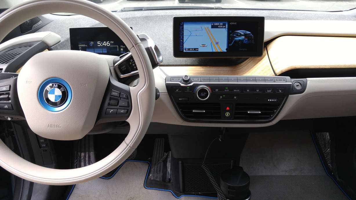 The i3's instrument panel. (Photo: Mike Stapley)