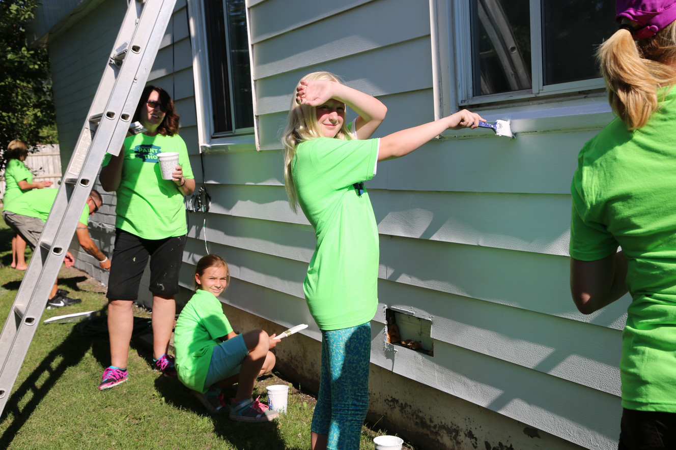 Zions Bank employees serve communities through Paint-a-Thon