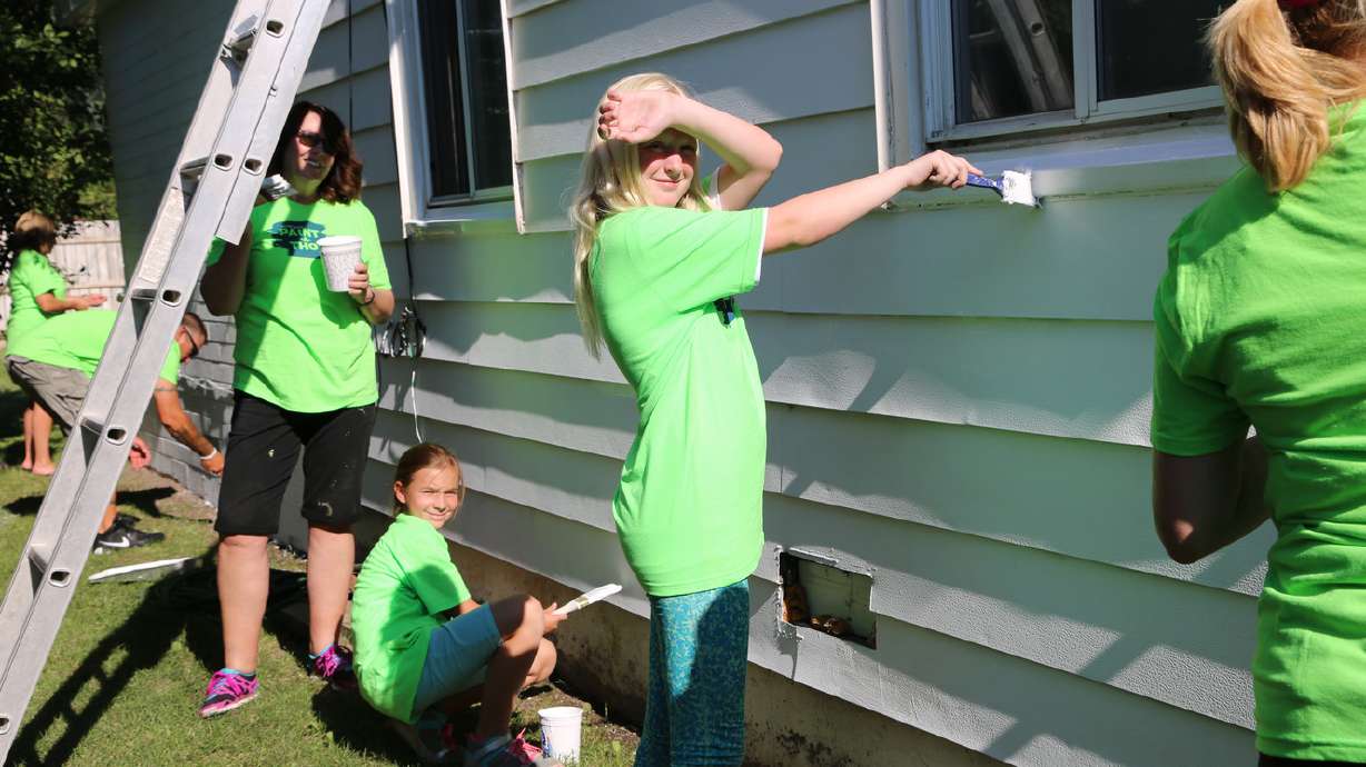 Zions Bank employees serve communities through Paint-a-Thon
