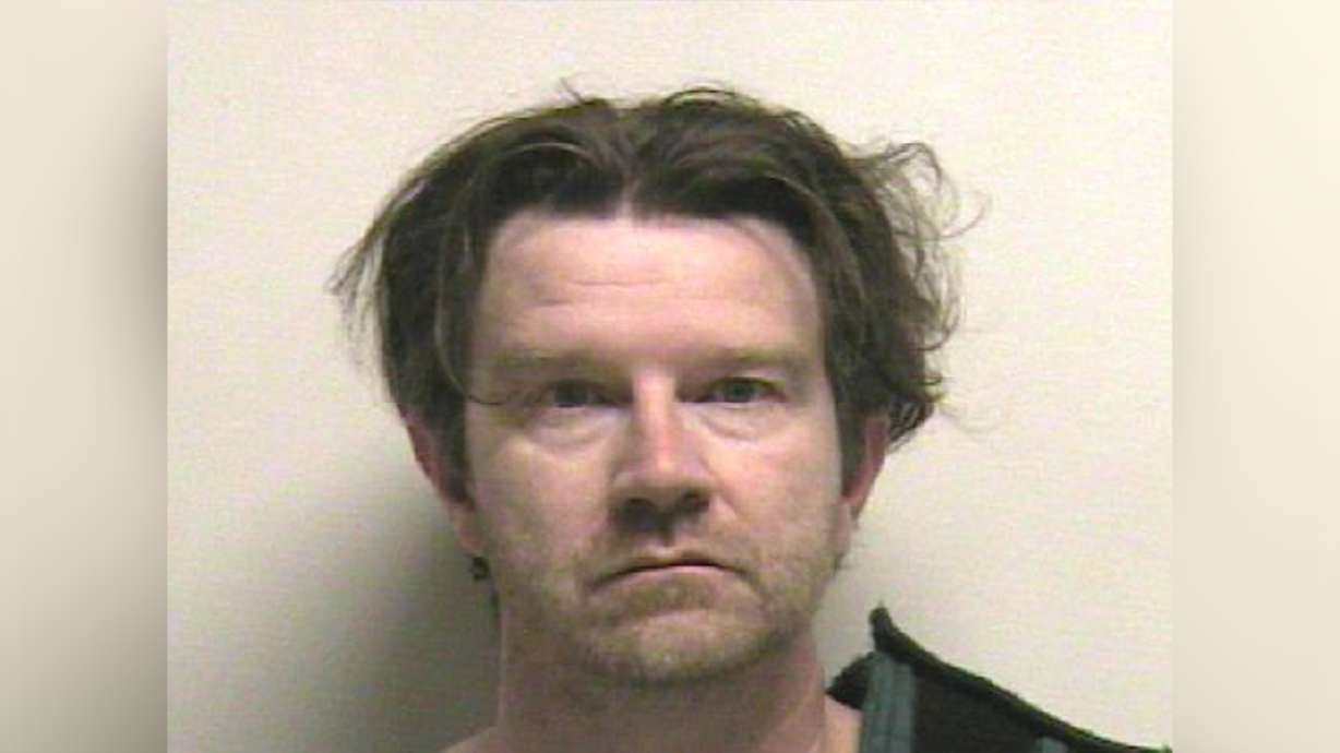 Documents: Former teacher says he used to trade grades for sex