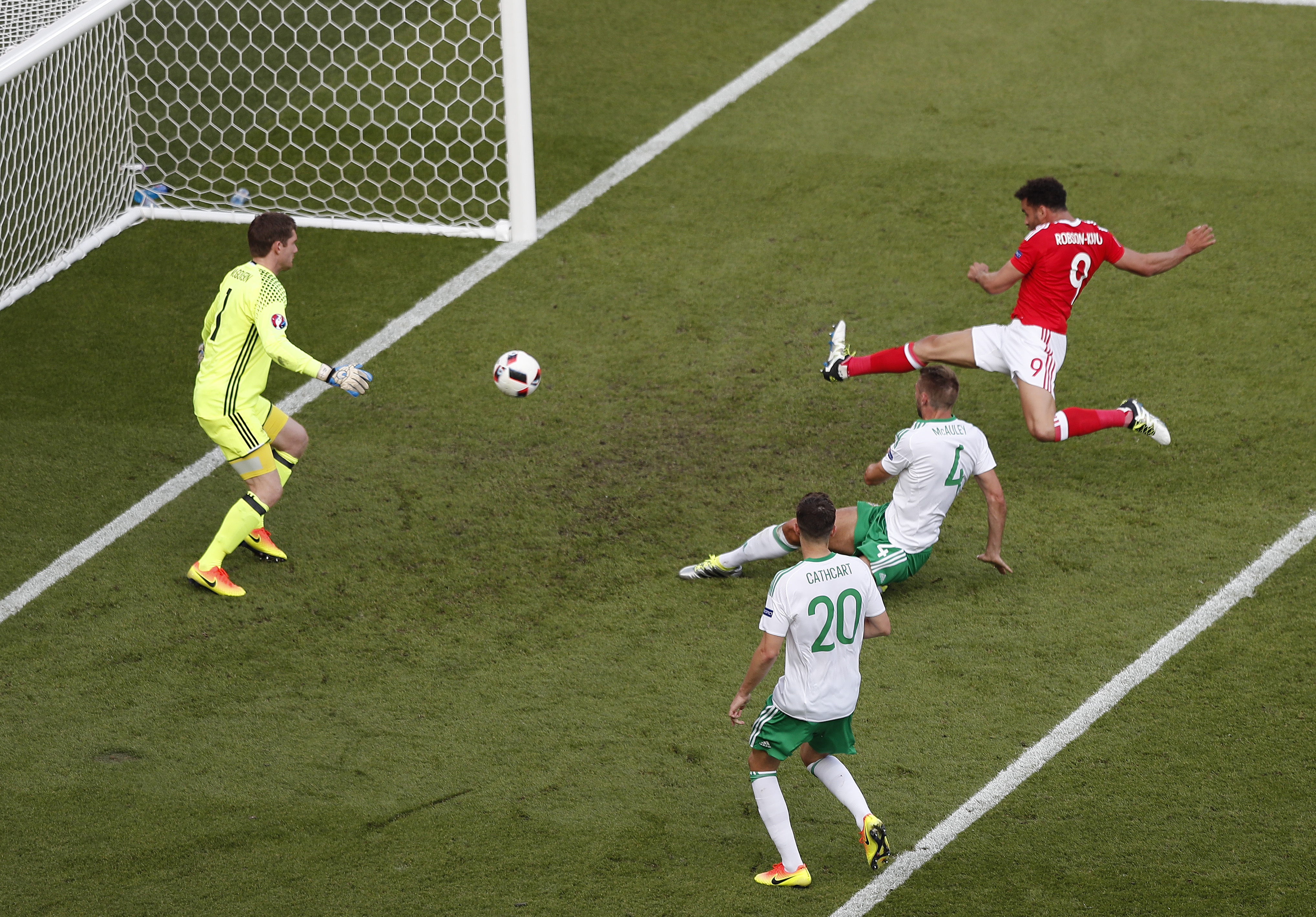 Gareth Bale leads Wales into quarterfinals at Euro 2016