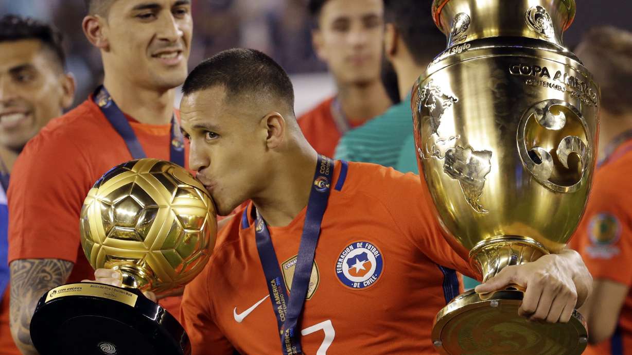Chile's Alexis Sanchez wins Golden Ball for Copa America