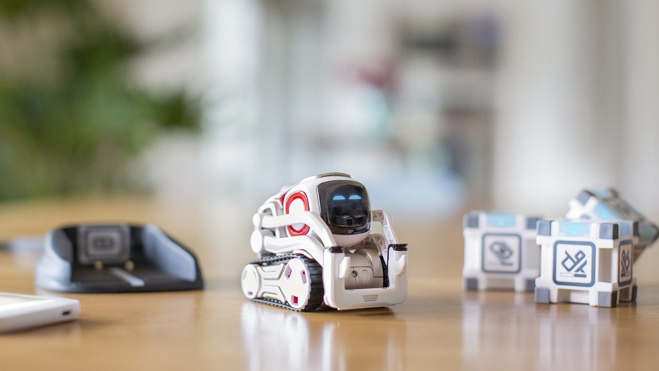 This tiny robot is a real-life Wall-E