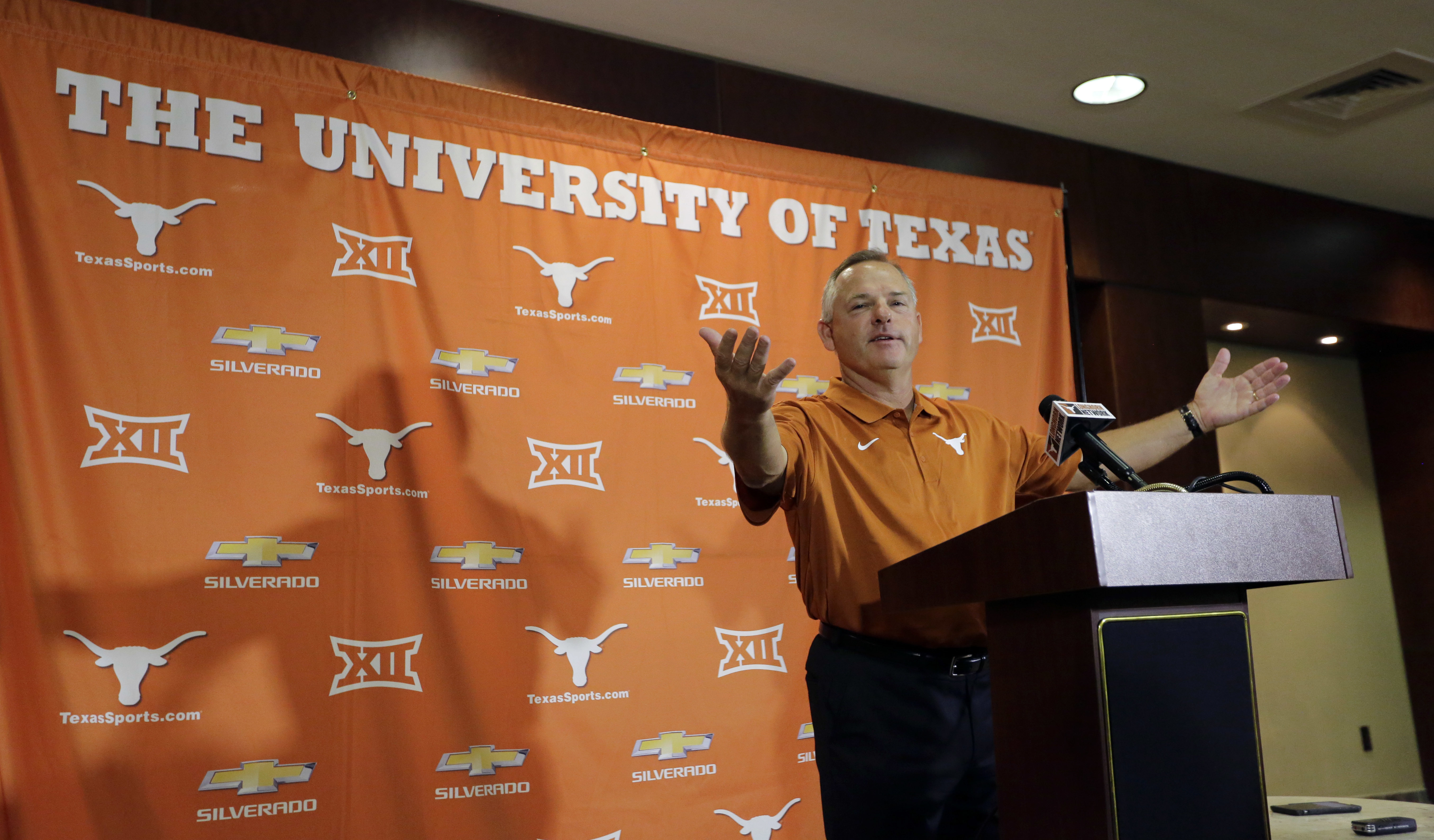 'Slow talker' David Pierce taking reins at Texas baseball