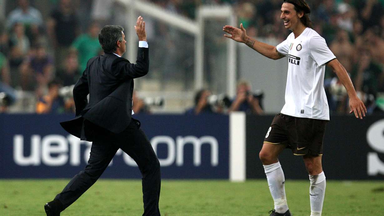 Man United signs Ibrahimovic, hopes he'll develop youngsters