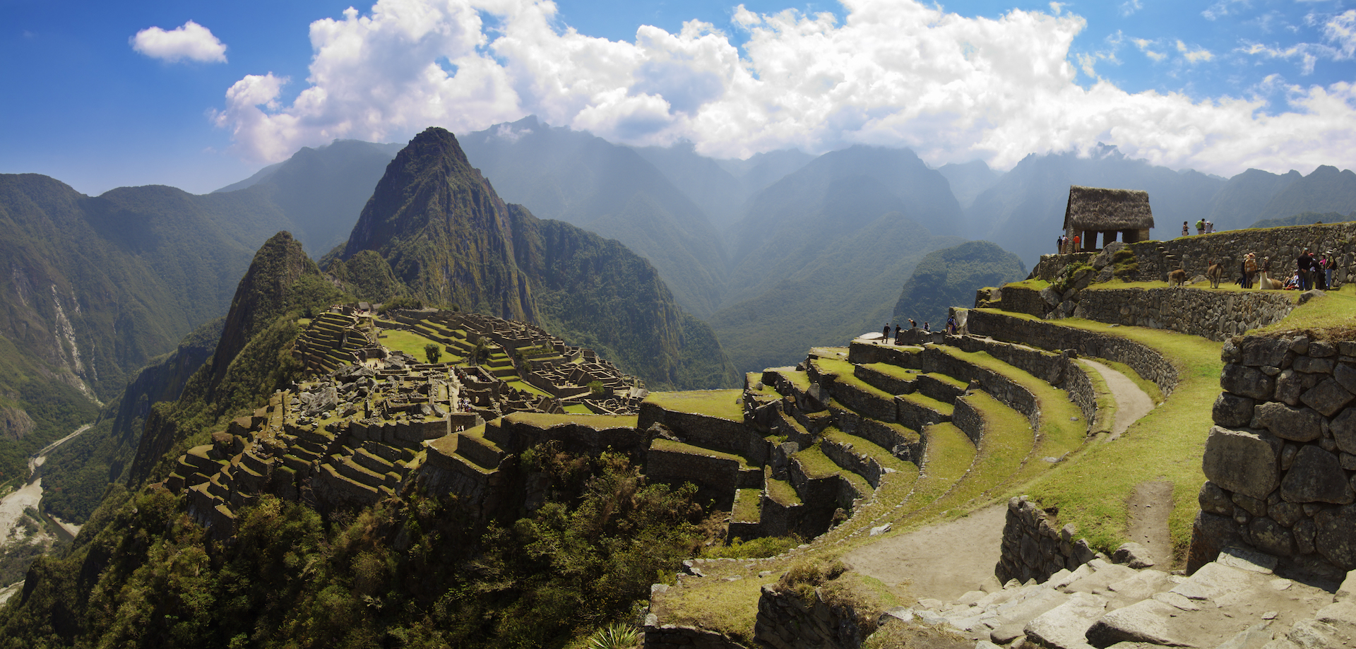 Tourist falls to death posing for photo at Machu Picchu