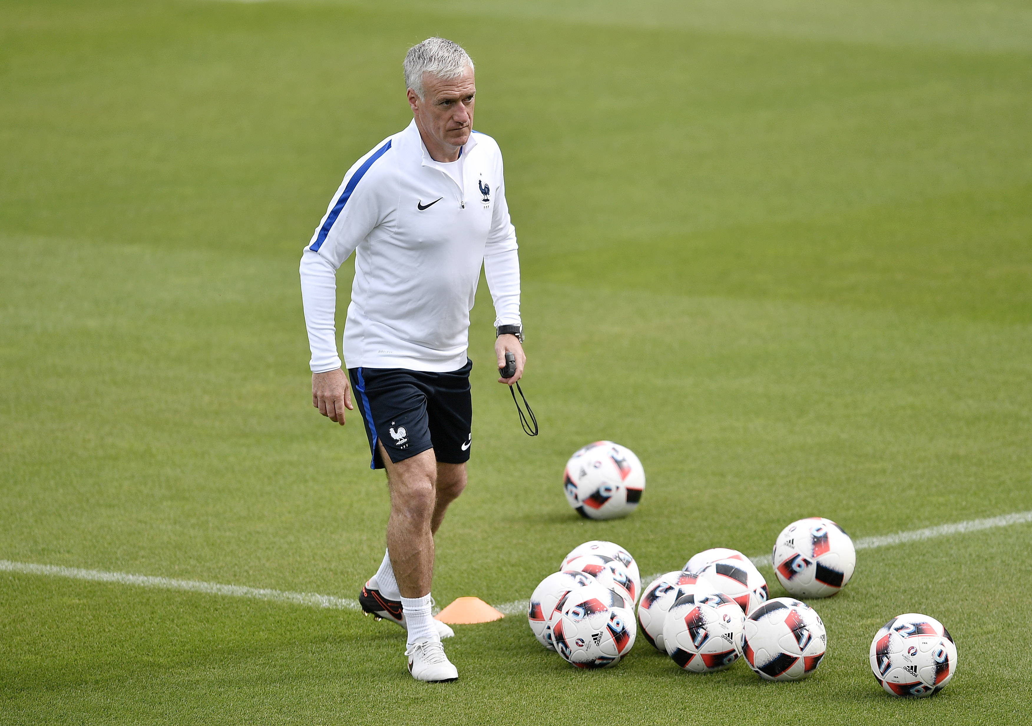 It's helicopter time for France coach and captain