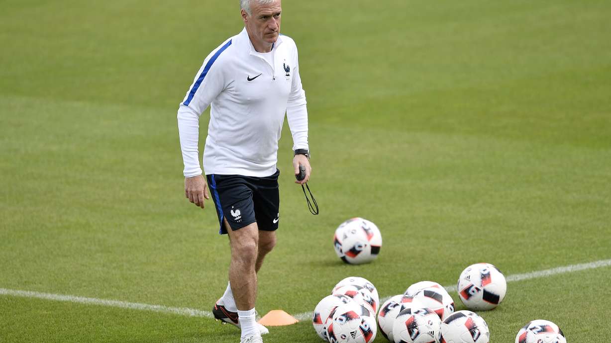 It's helicopter time for France coach and captain