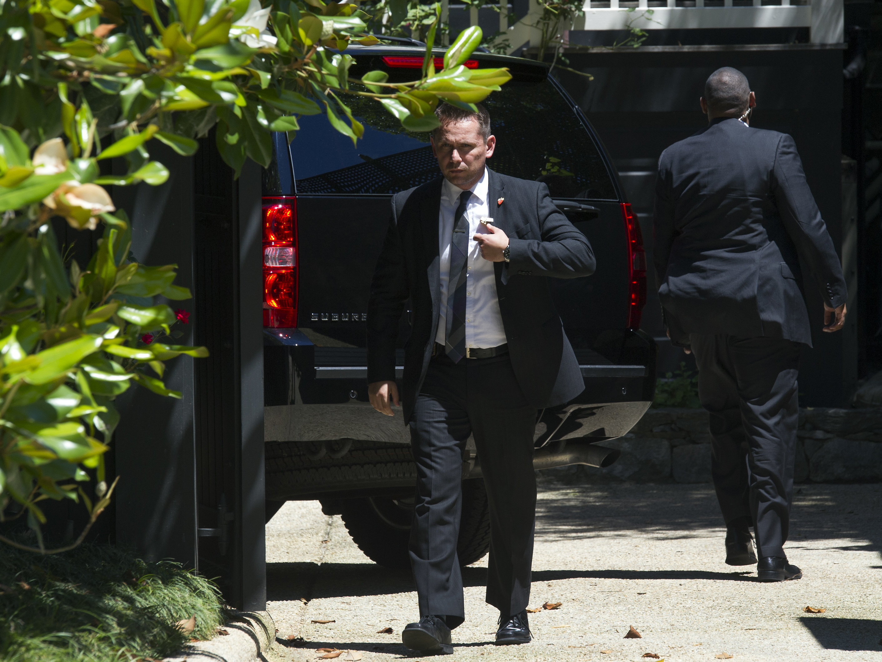 Clinton interviewed by the FBI about private email server