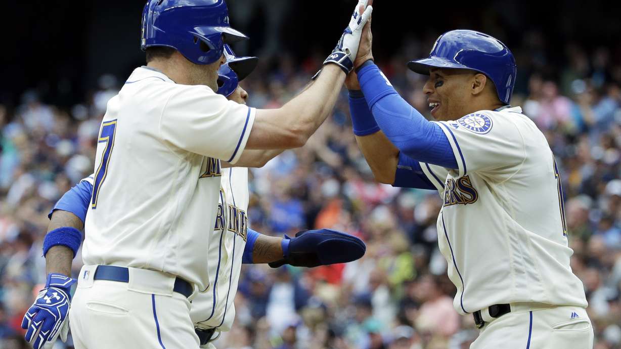 Smith grand slam leads M's over O's 9-4 for 4-game sweep