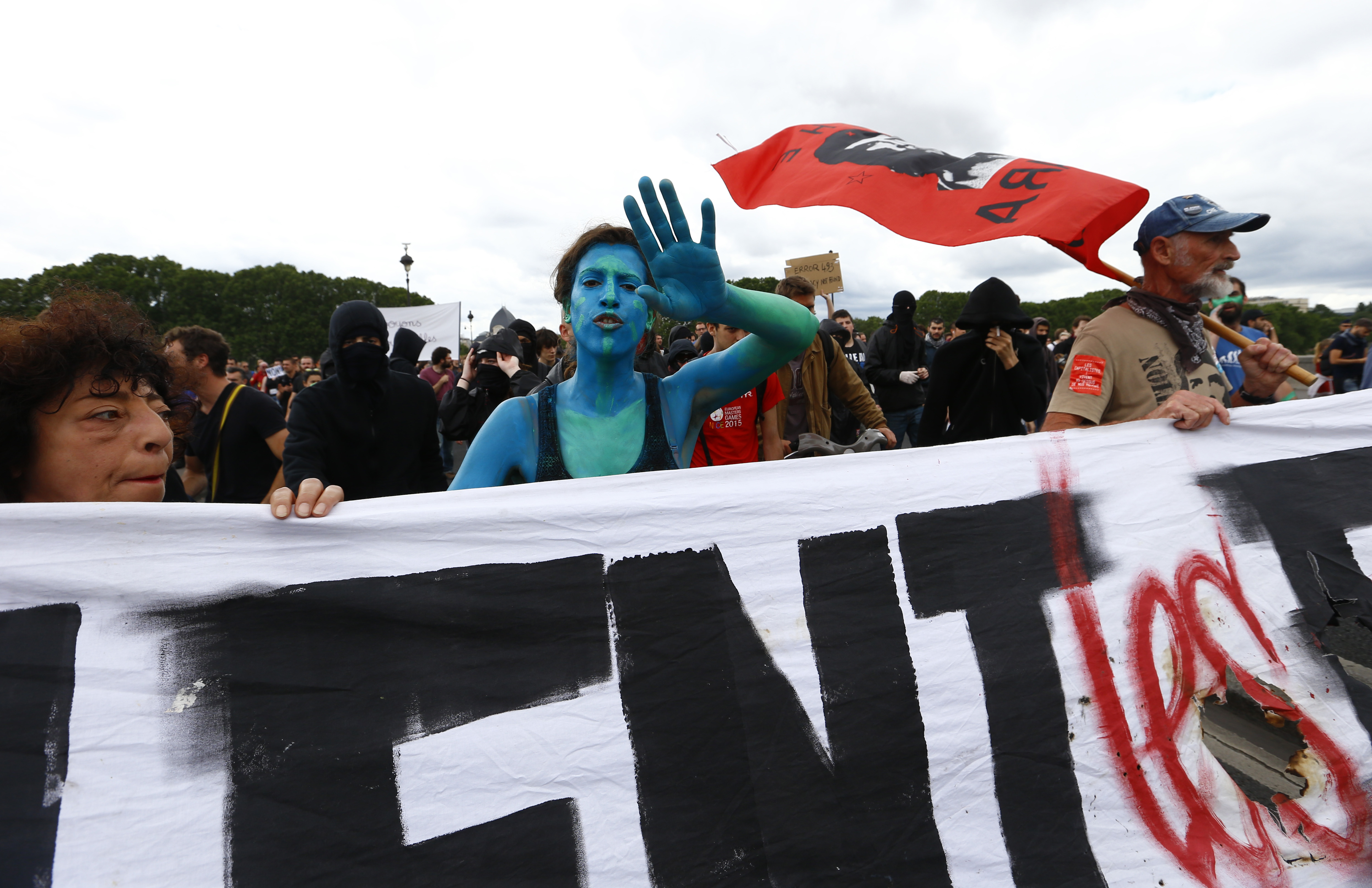 French government forces labor bill through Parliament