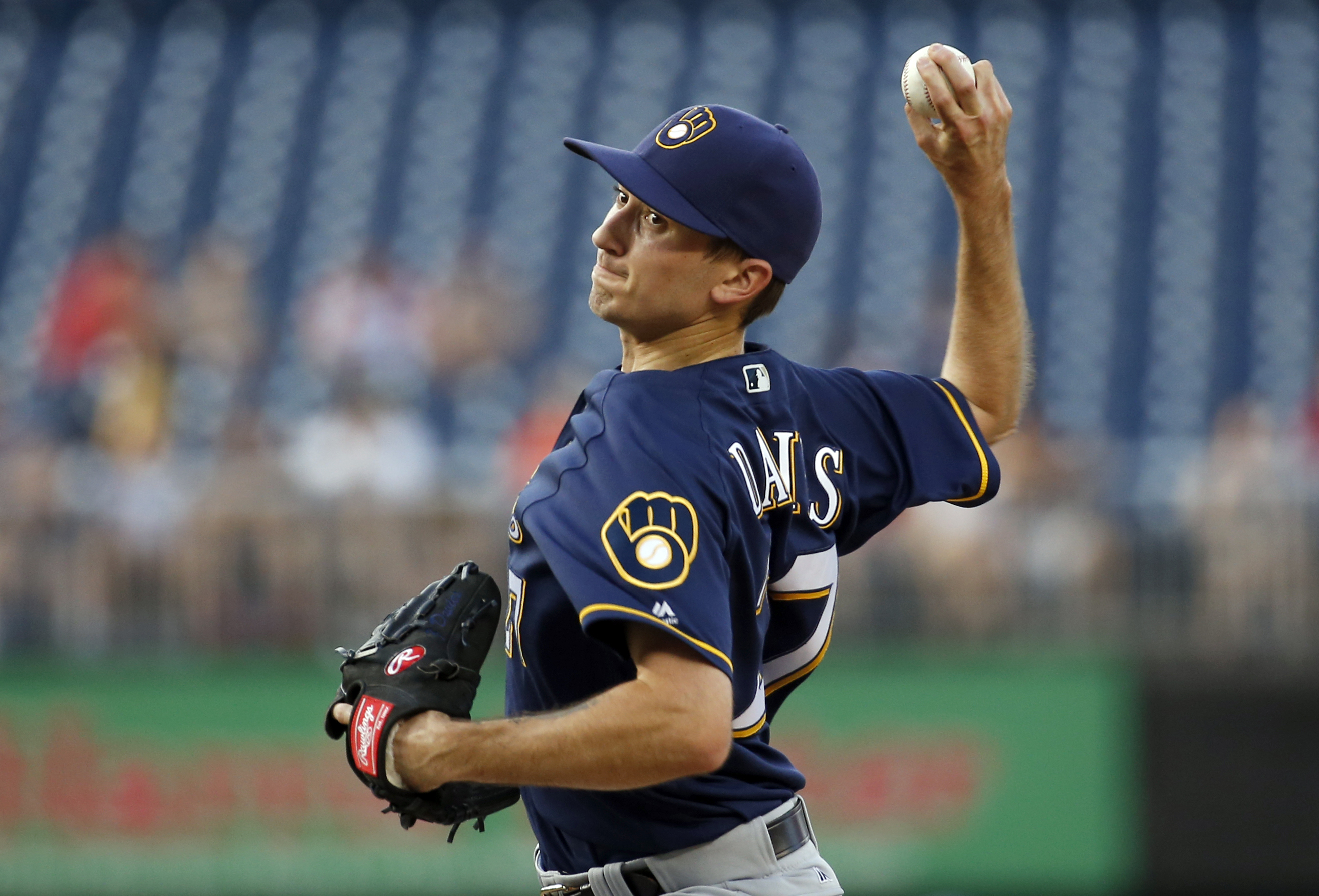 Brewers back Davies with 2 HRs in 5-2 win over Nationals