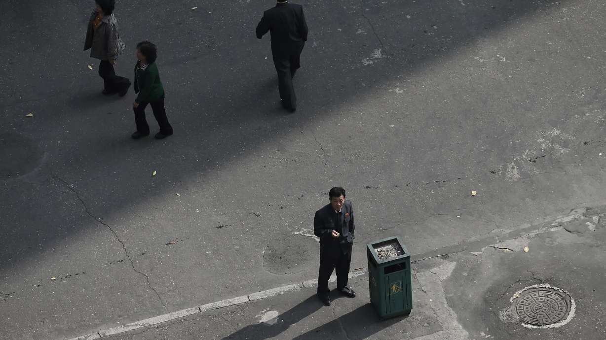 North Korea, a smokers' paradise, now urging people to quit