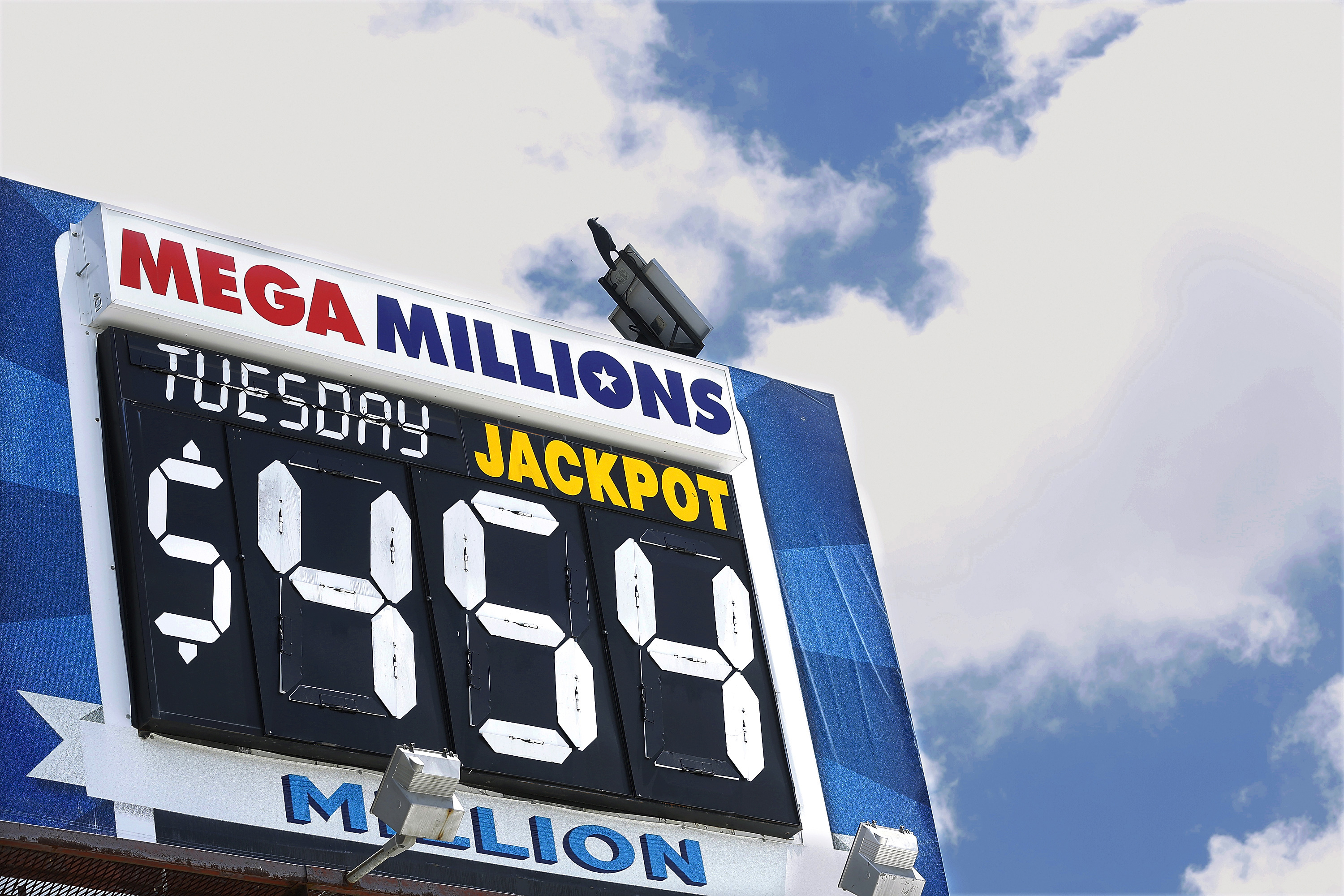 No Mega Millions winner; Friday jackpot increases to $508M