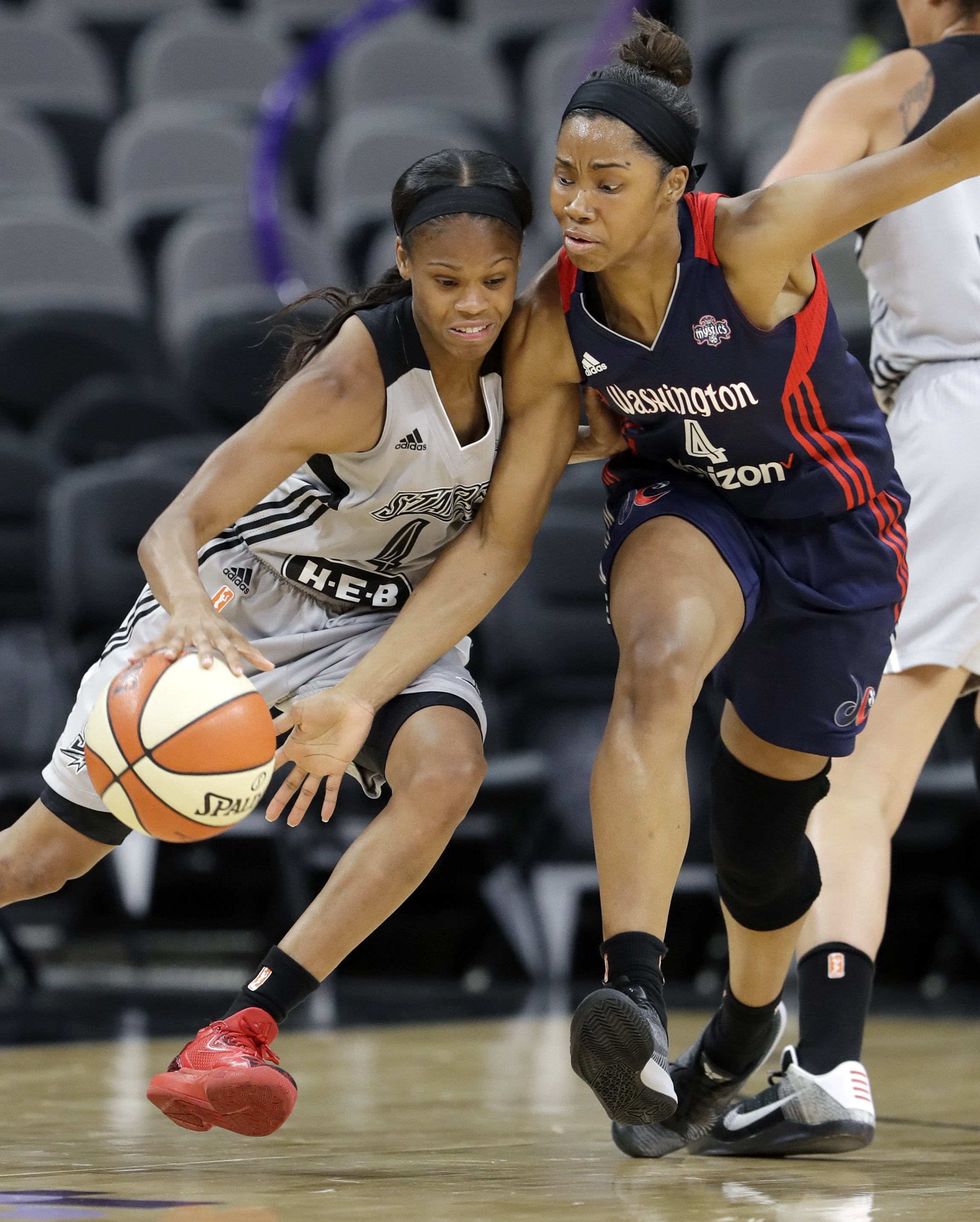 Stars win without leading scorer Kayla McBride