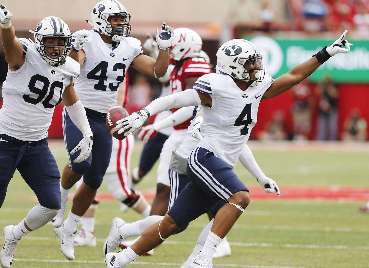 Brigham Young linebacker Fred Warner (4) celebrates recovering a fumble against Nebraska in Lincoln, NE Saturday, Sept. 5, 2015. (Photo: Jeffrey D. Allred, Deseret News)