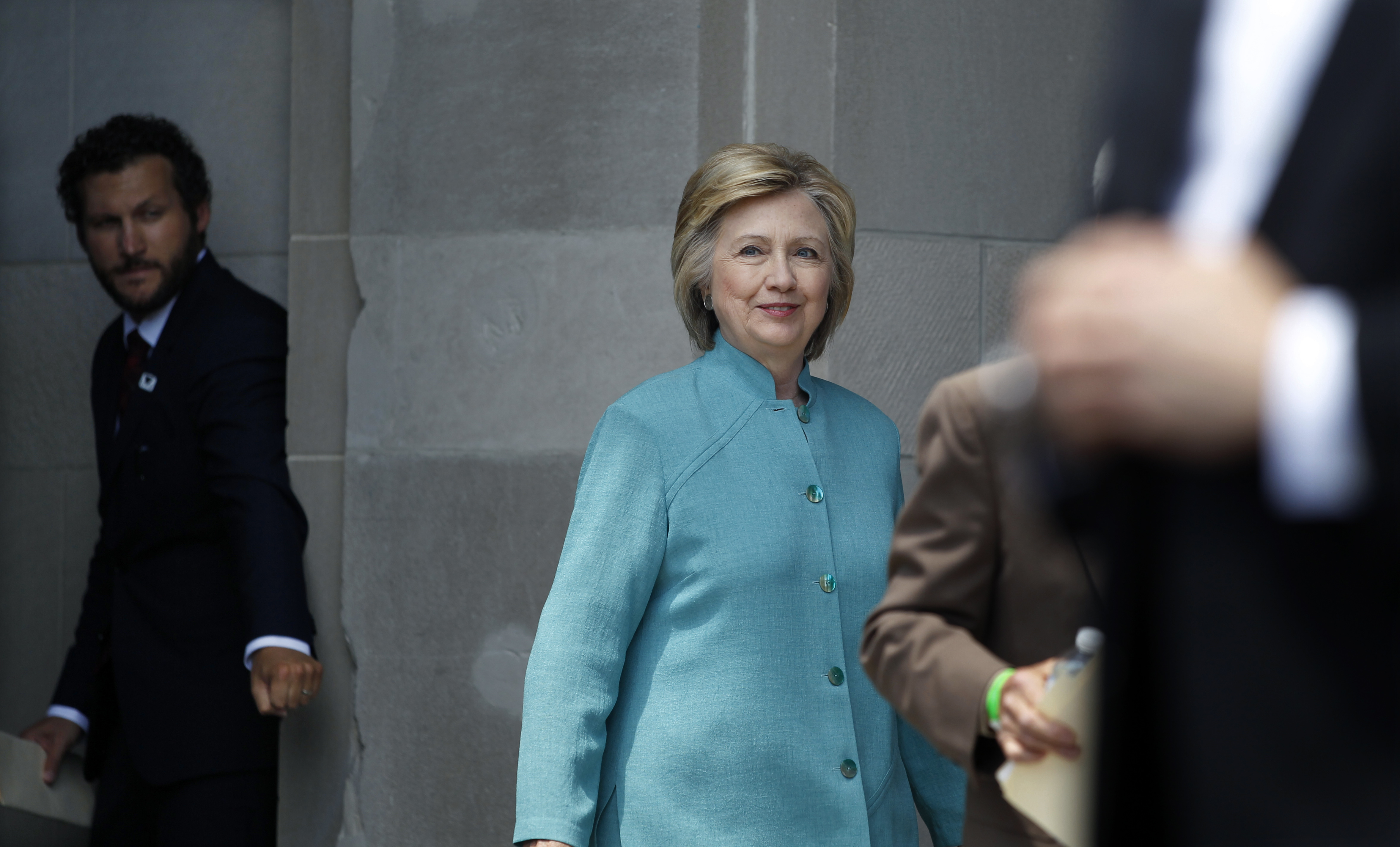 AP Source: Clinton, Sanders discussing endorsement event